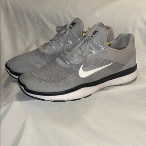 Nike Free Trainer V7 TB Cross Training Shoe